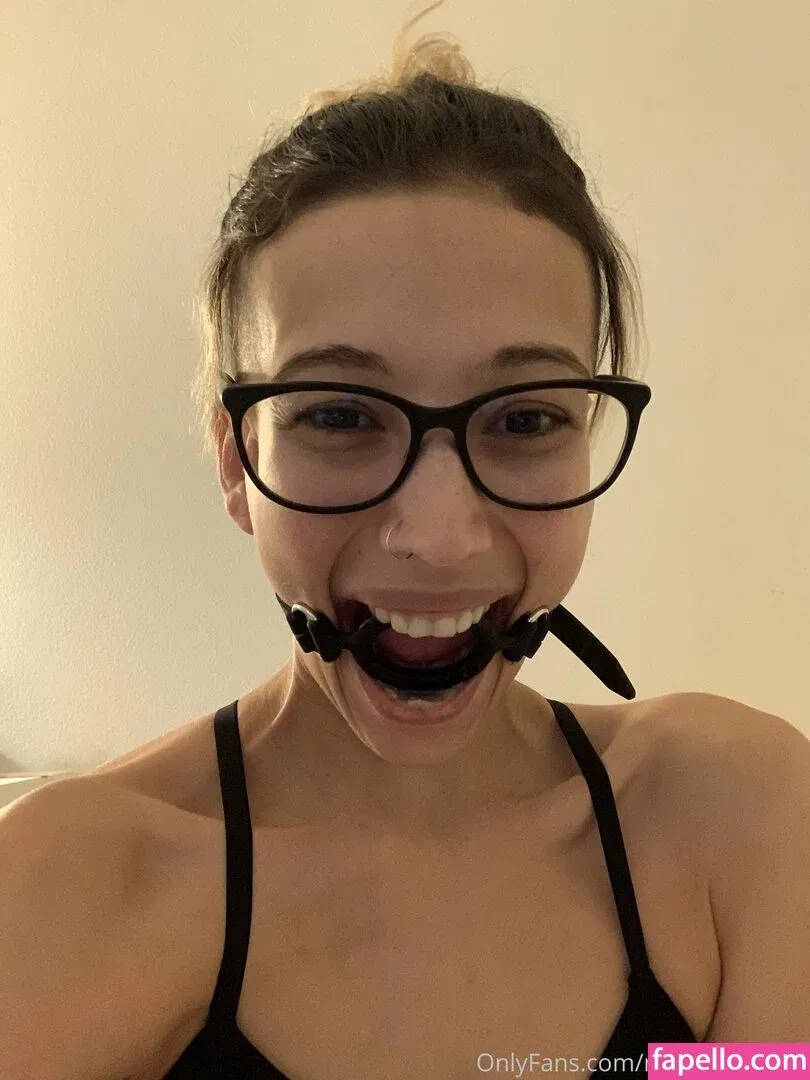 garnets.and.roses / realgarnetrose Onlyfans Photo Gallery 