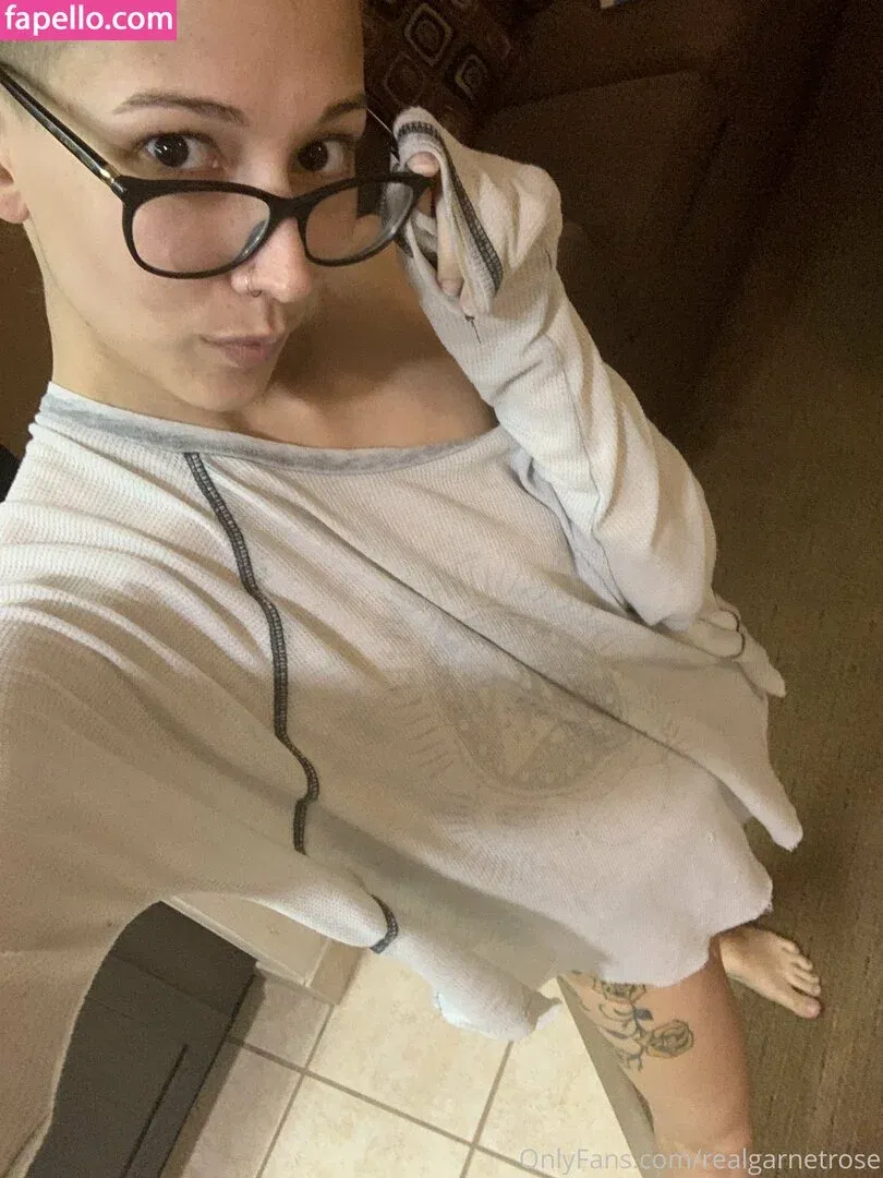 garnets.and.roses / realgarnetrose Onlyfans Photo Gallery 