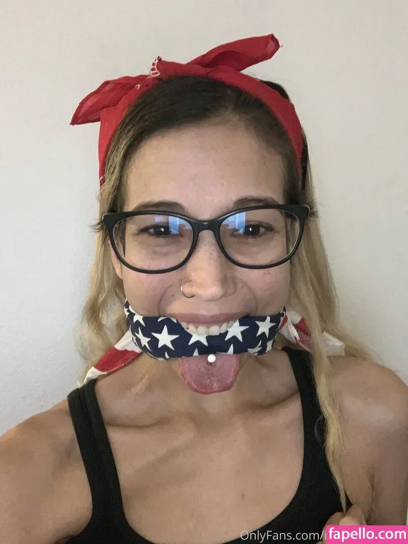 garnets.and.roses / realgarnetrose Onlyfans Photo Gallery 