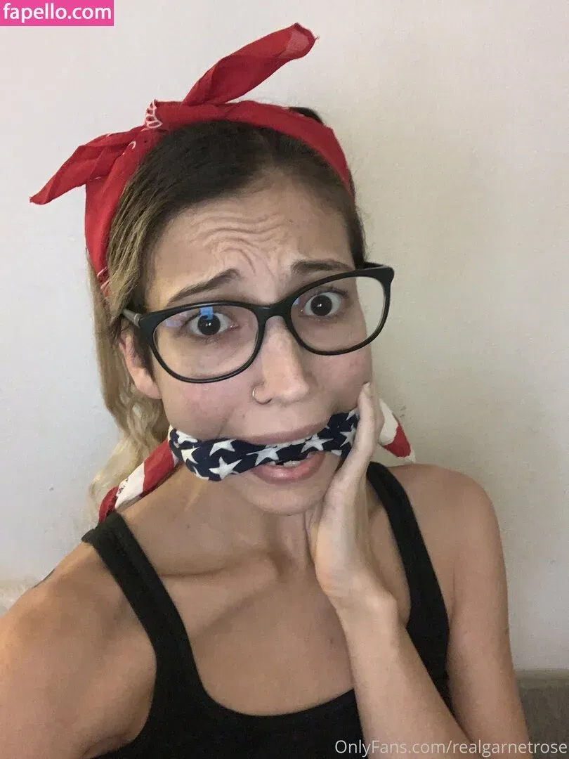 garnets.and.roses / realgarnetrose Onlyfans Photo Gallery 