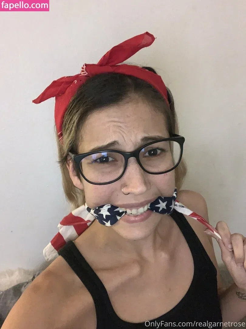 garnets.and.roses / realgarnetrose Onlyfans Photo Gallery 
