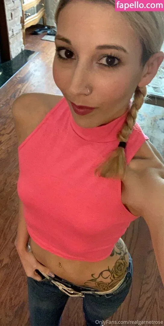 garnets.and.roses / realgarnetrose Onlyfans Photo Gallery 