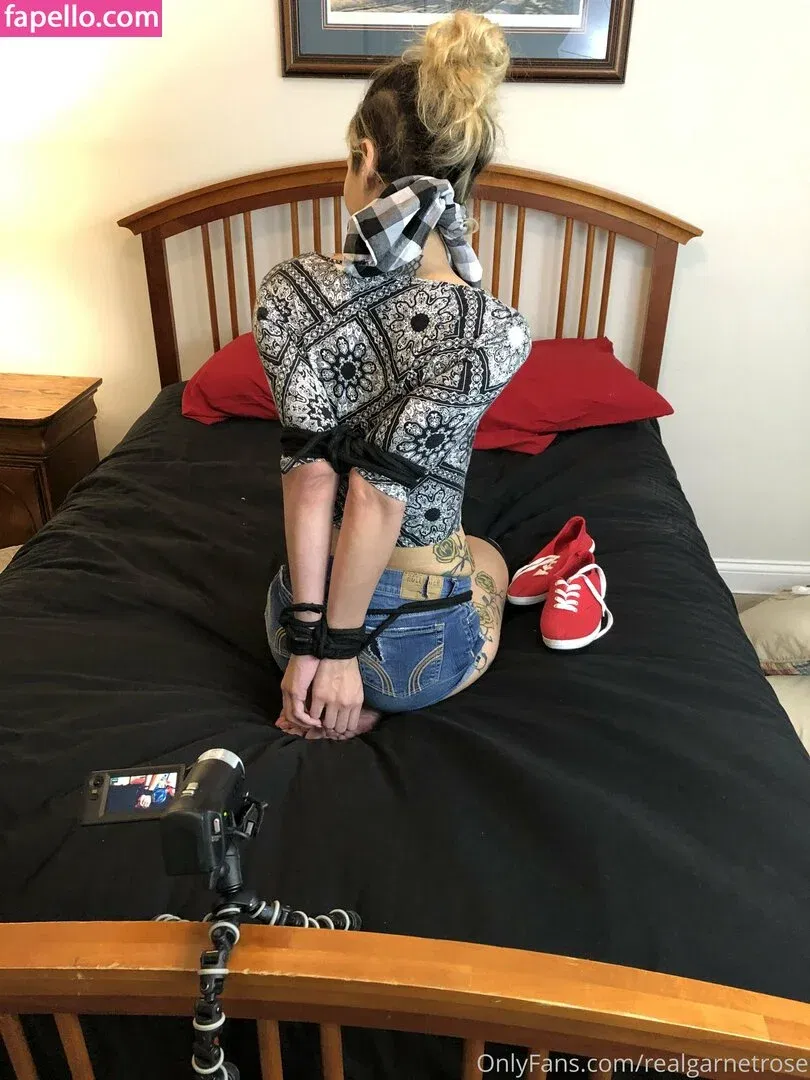 garnets.and.roses / realgarnetrose Onlyfans Photo Gallery 