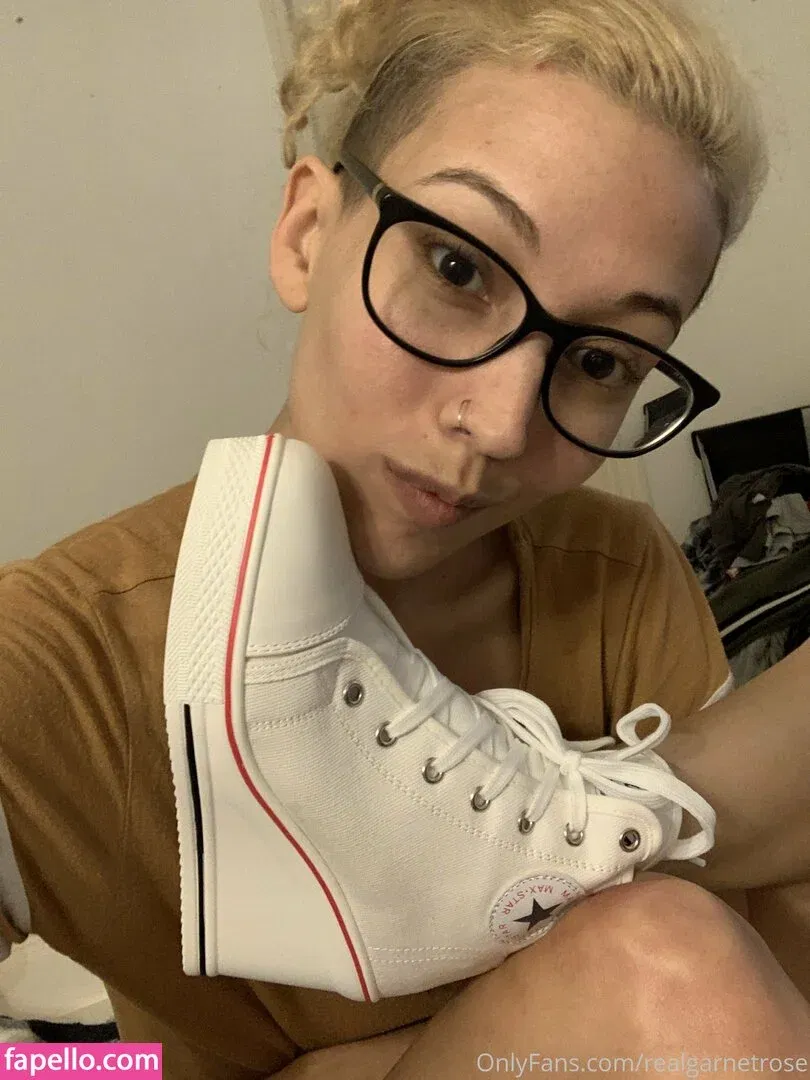 garnets.and.roses / realgarnetrose Onlyfans Photo Gallery 