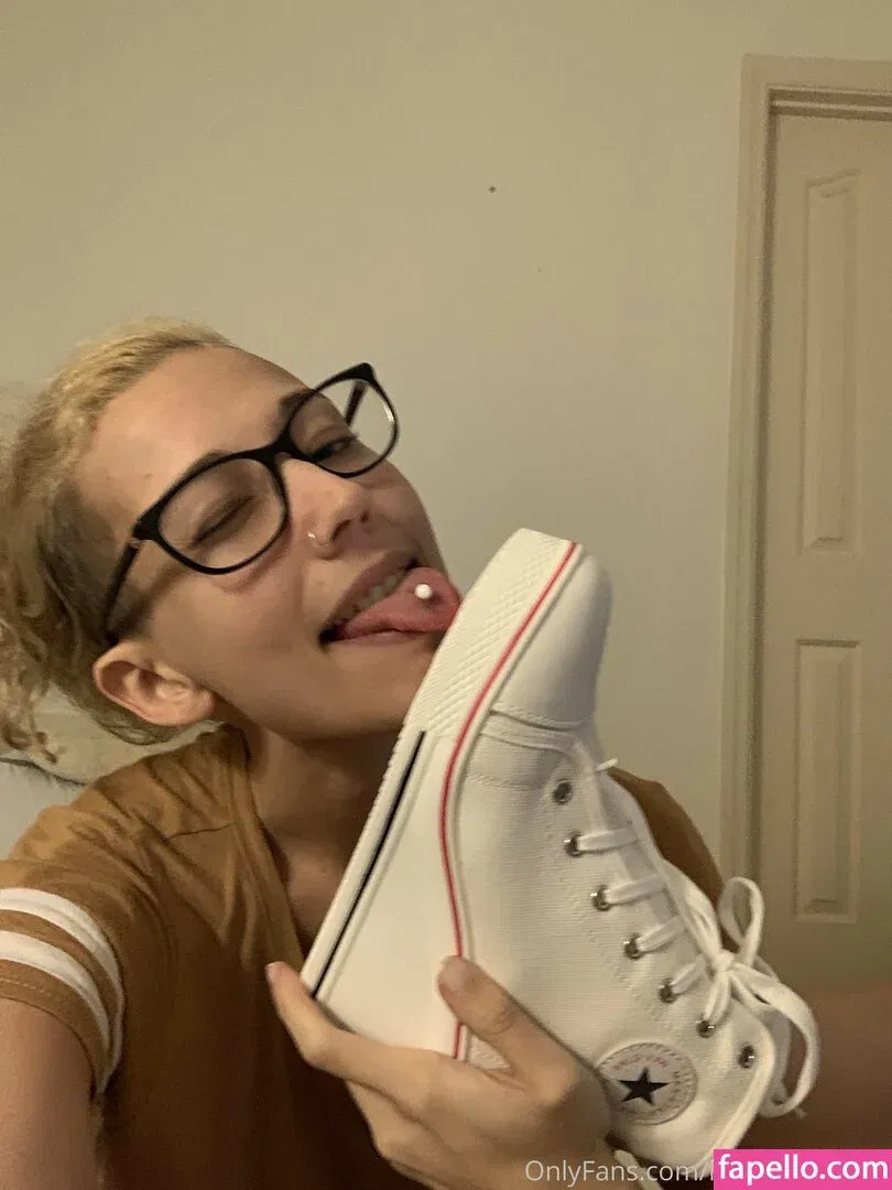 garnets.and.roses / realgarnetrose Onlyfans Photo Gallery 