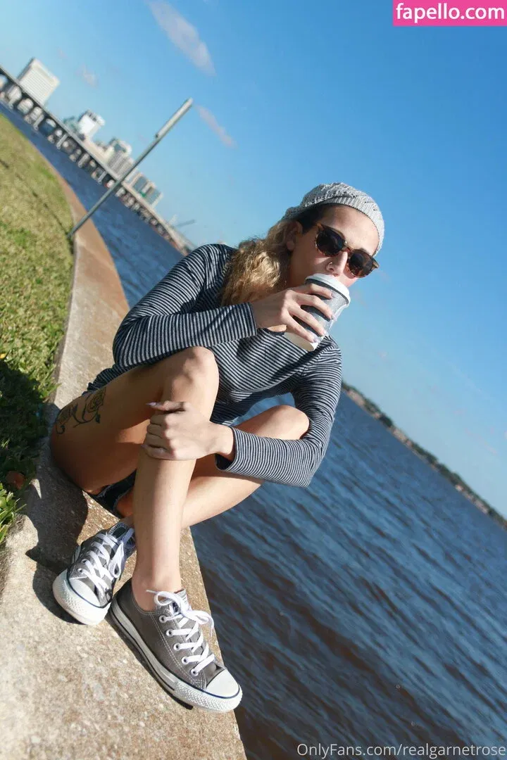 garnets.and.roses / realgarnetrose Onlyfans Photo Gallery 