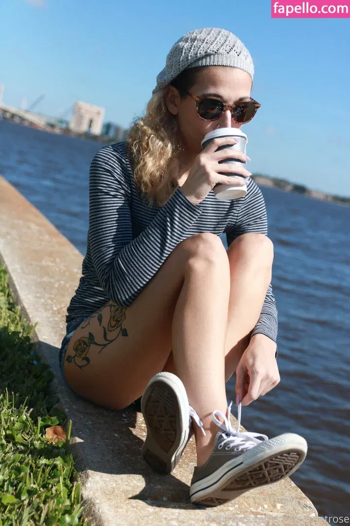 garnets.and.roses / realgarnetrose Onlyfans Photo Gallery 