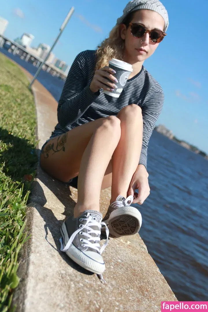 garnets.and.roses / realgarnetrose Onlyfans Photo Gallery 