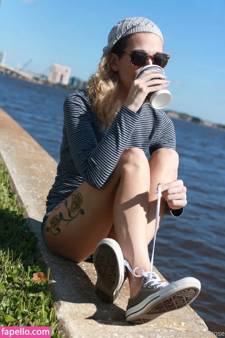 garnets.and.roses / realgarnetrose Onlyfans Photo Gallery 