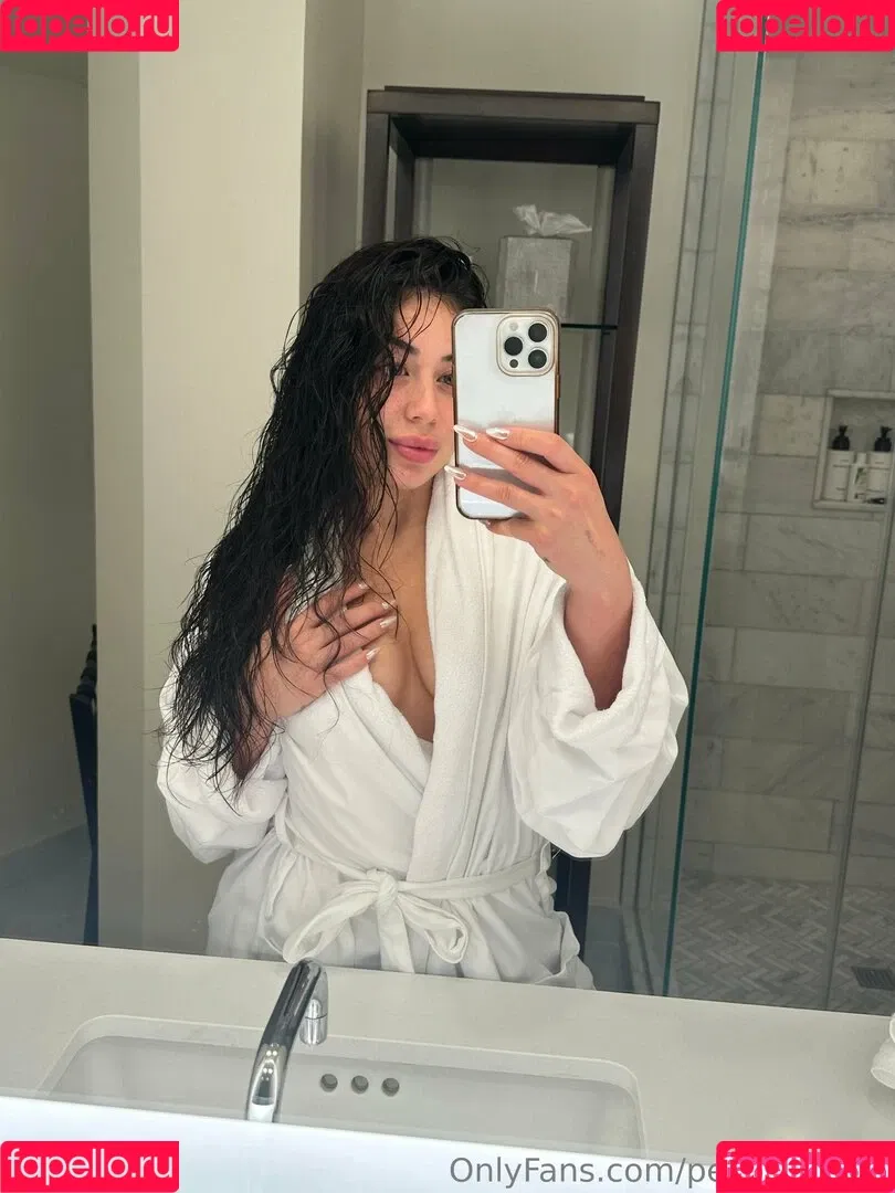 Jasminponceee / Peachyyleoo / peachyytown Onlyfans Photo Gallery 