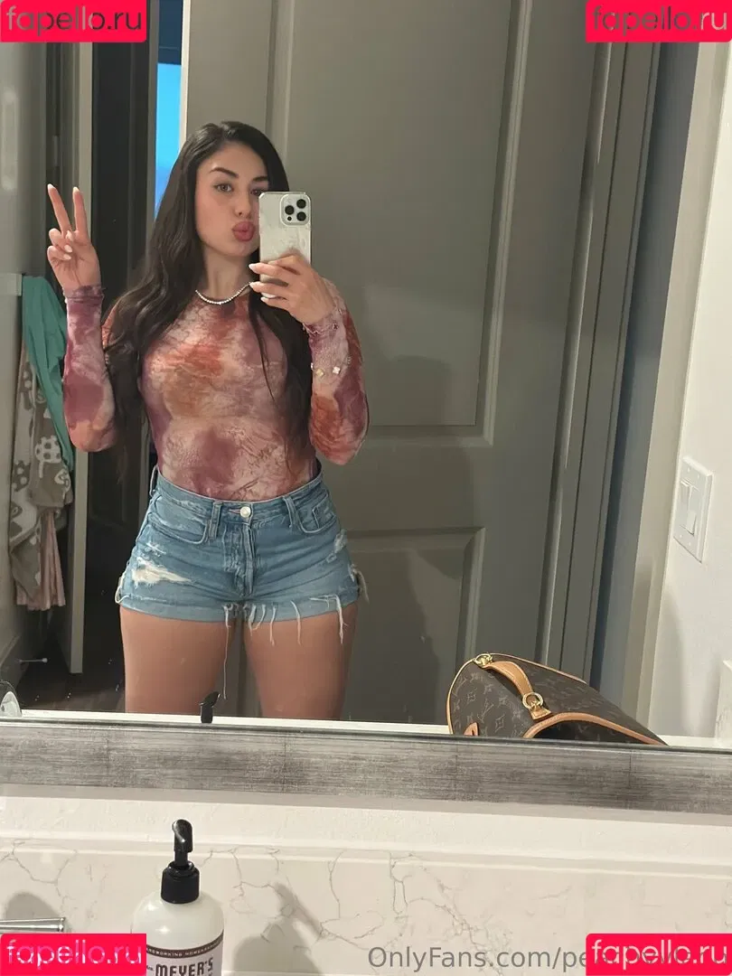 Jasminponceee / Peachyyleoo / peachyytown Onlyfans Photo Gallery 
