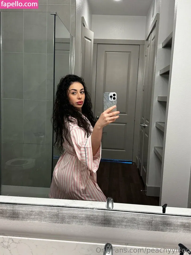 Jasminponceee / Peachyyleoo / peachyytown Onlyfans Photo Gallery 