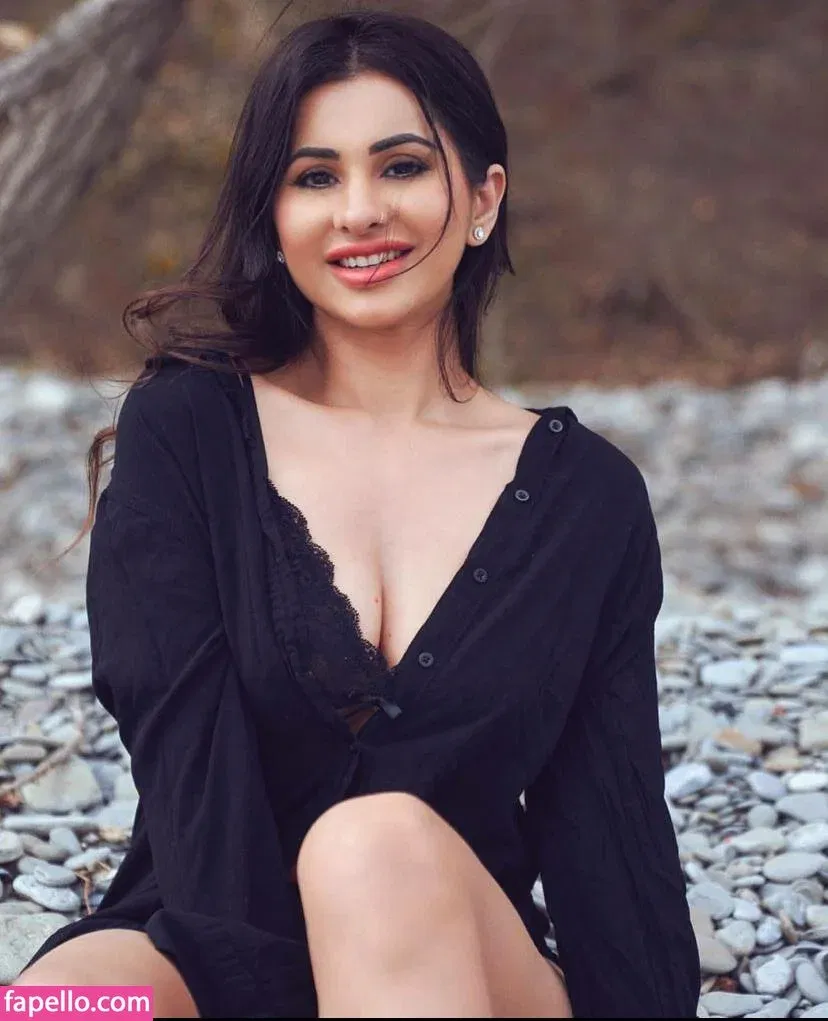 Meetii Kalher Onlyfans Photo Gallery 
