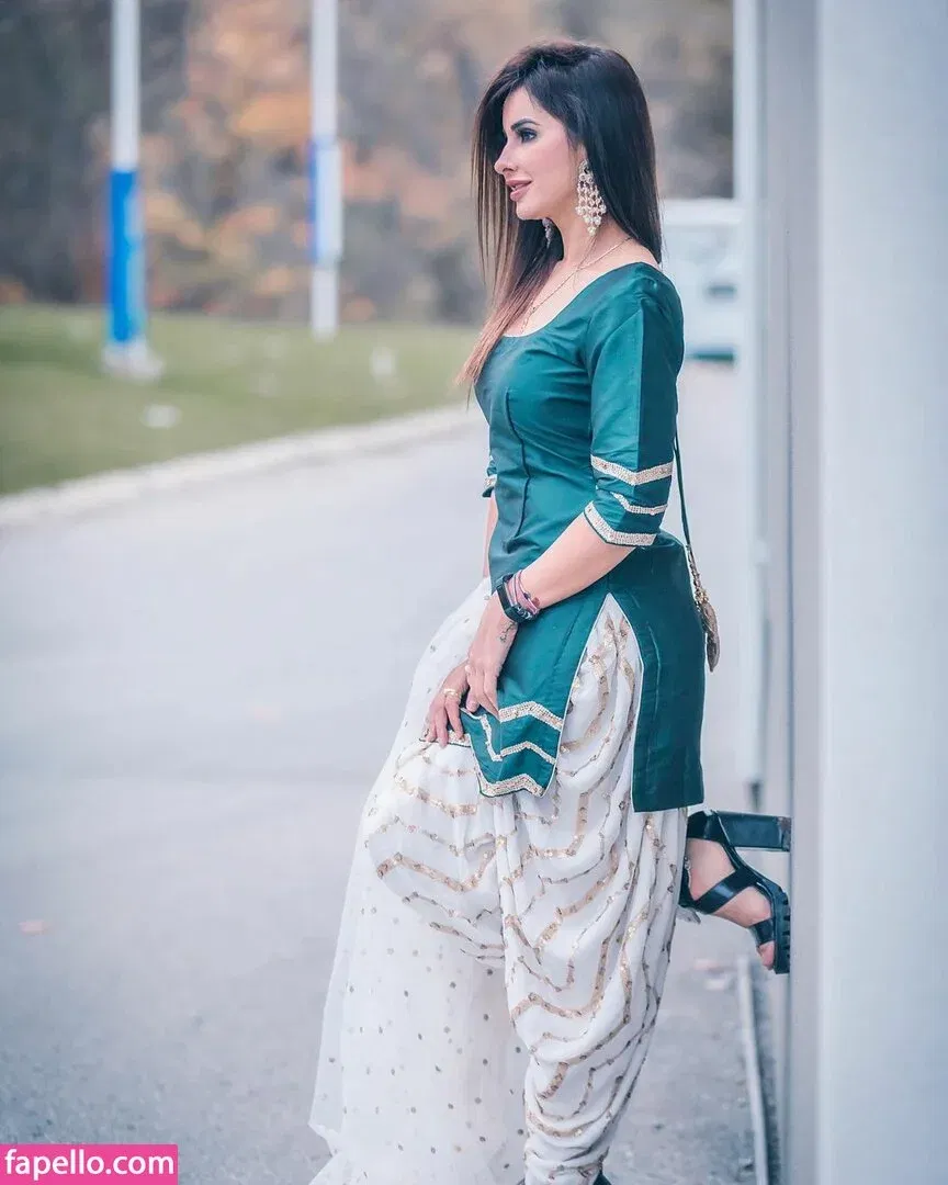 Meetii Kalher Onlyfans Photo Gallery 