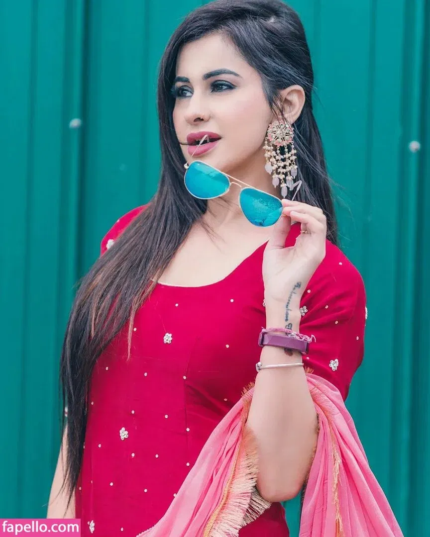 Meetii Kalher Onlyfans Photo Gallery 