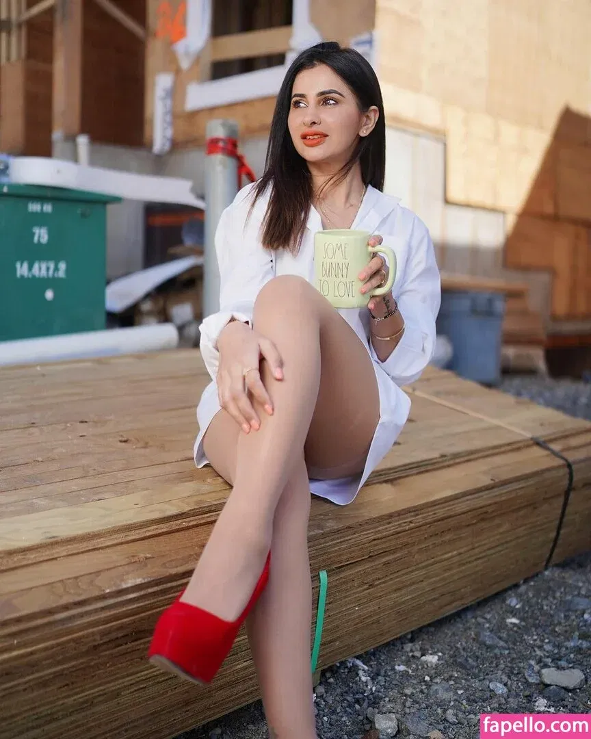 Meetii Kalher Onlyfans Photo Gallery 