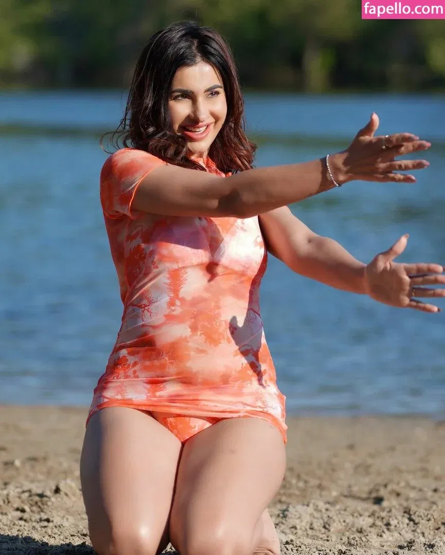 Meetii Kalher Onlyfans Photo Gallery 