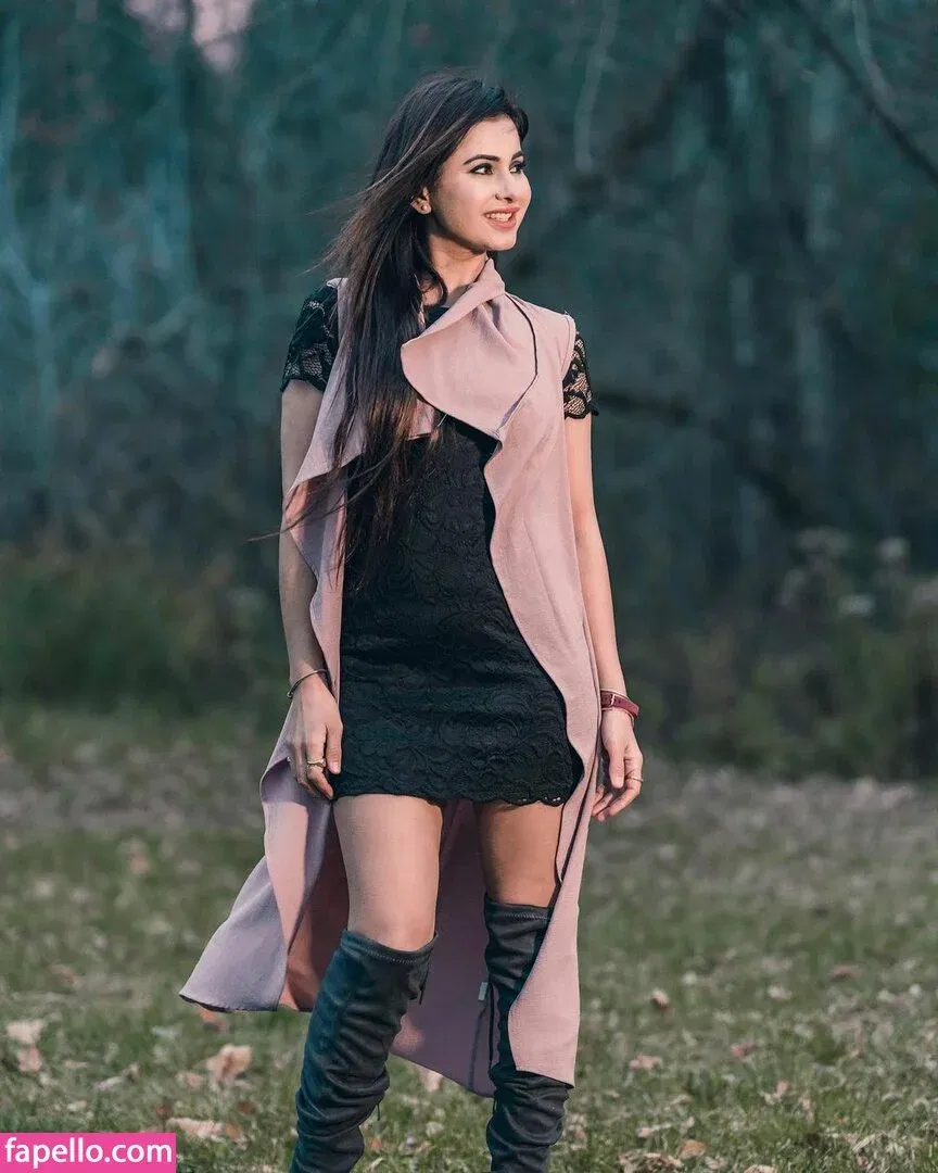 Meetii Kalher Onlyfans Photo Gallery 