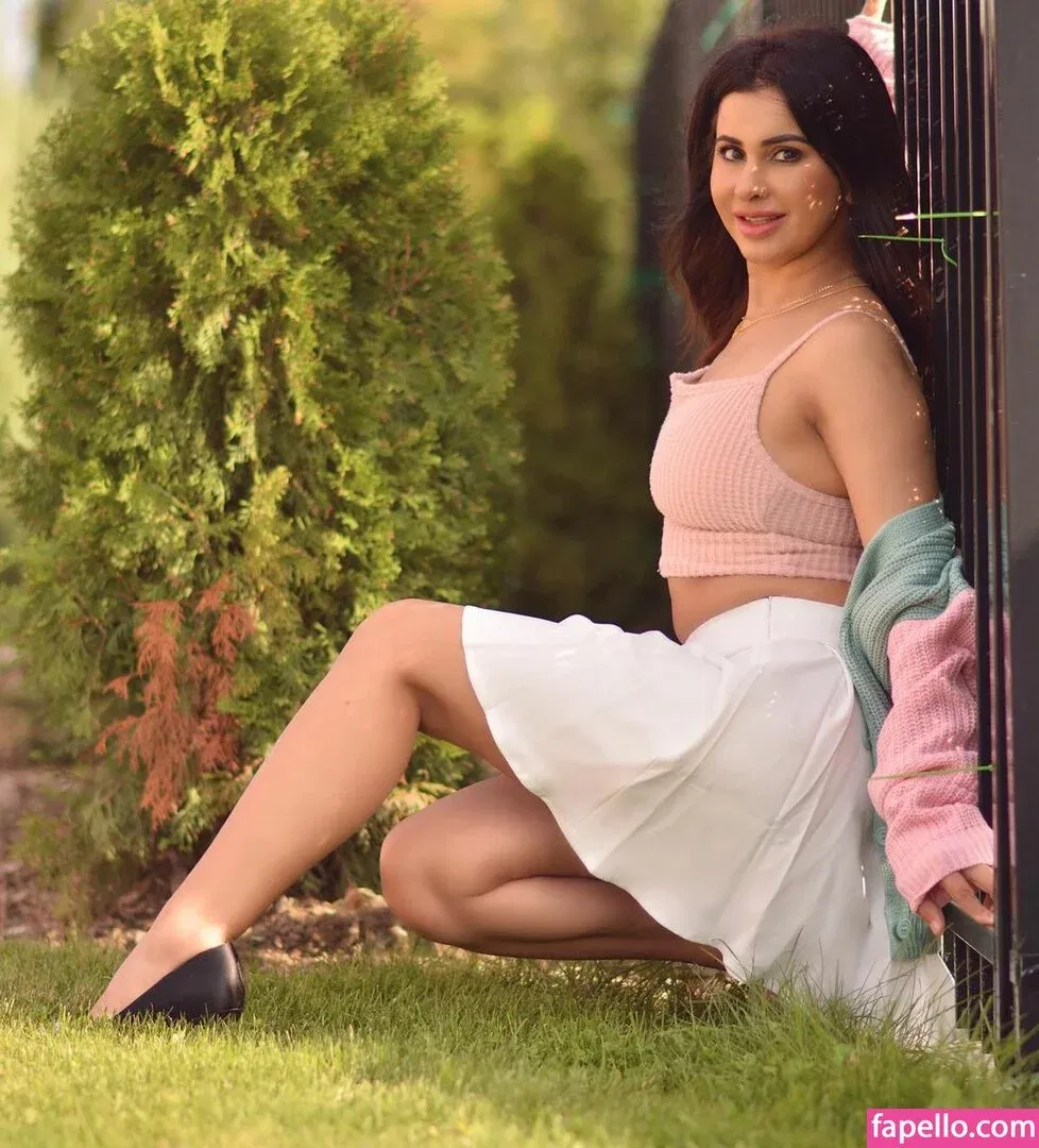 Meetii Kalher Onlyfans Photo Gallery 