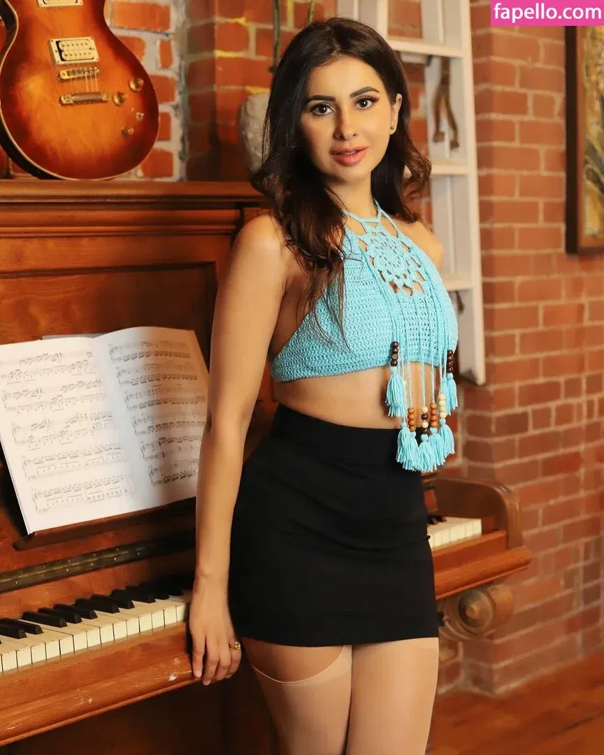 Meetii Kalher Onlyfans Photo Gallery 