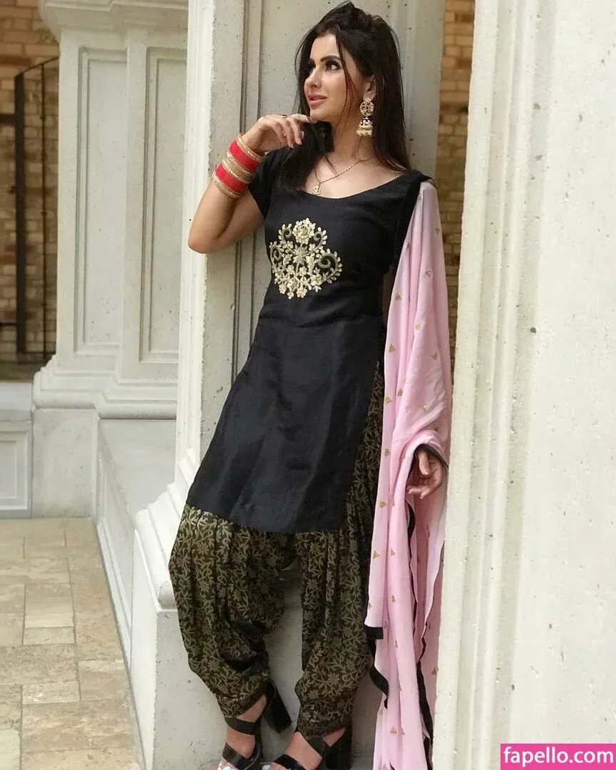 Meetii Kalher Onlyfans Photo Gallery 