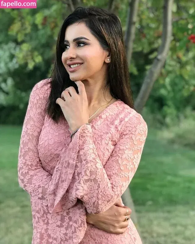 Meetii Kalher Onlyfans Photo Gallery 