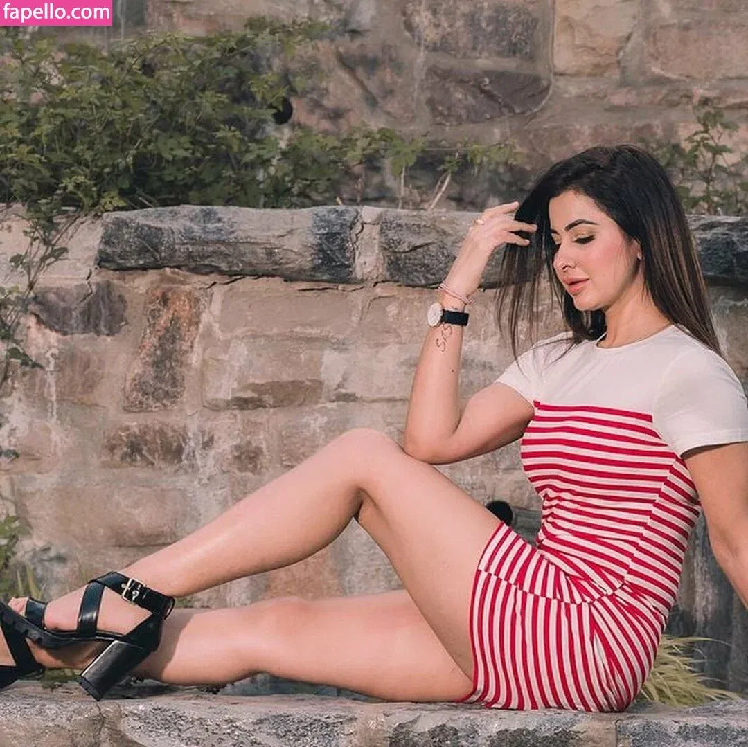 Meetii Kalher Onlyfans Photo Gallery 