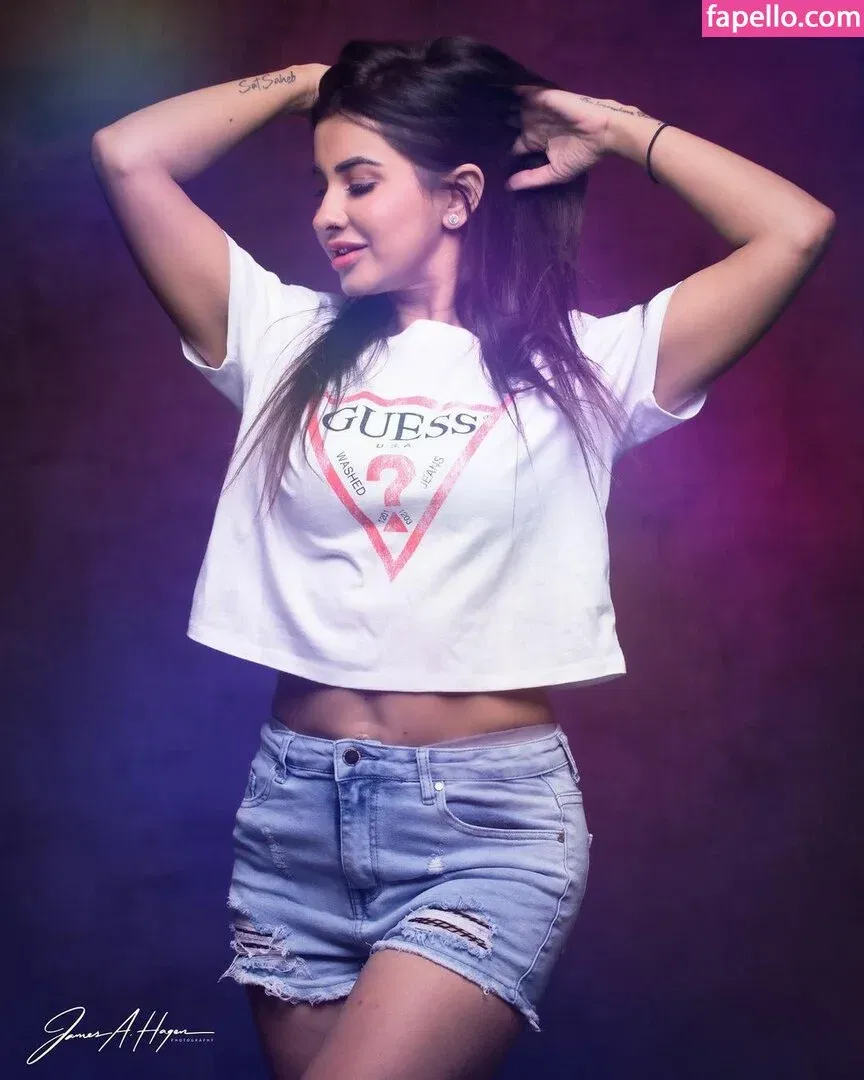 Meetii Kalher Onlyfans Photo Gallery 