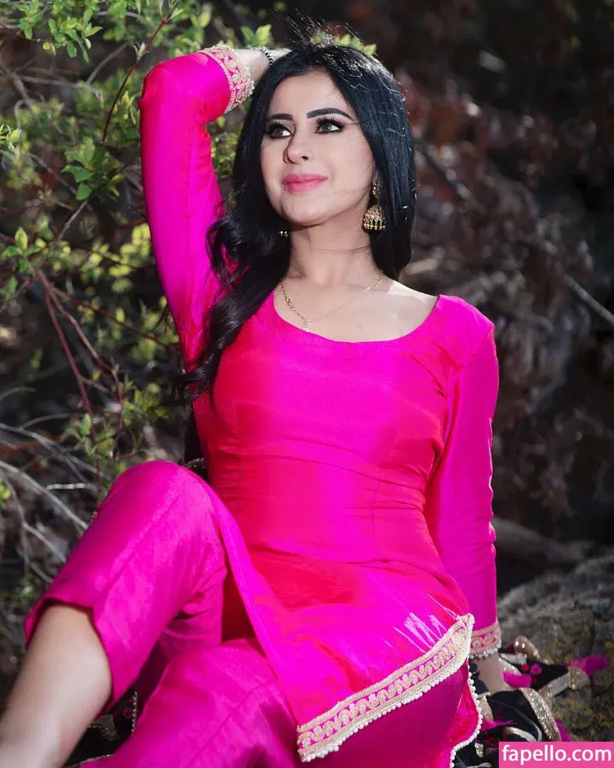 Meetii Kalher Onlyfans Photo Gallery 