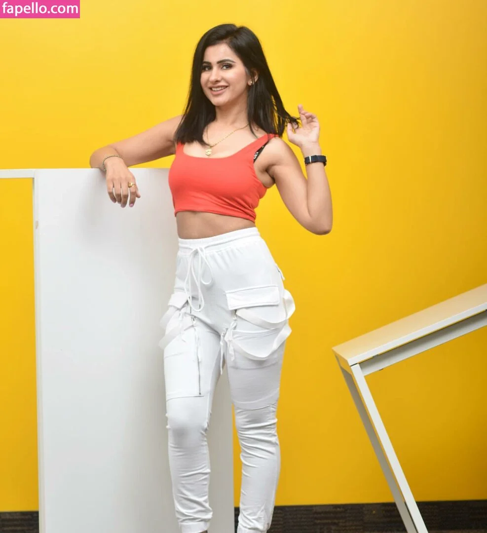 Meetii Kalher Onlyfans Photo Gallery 