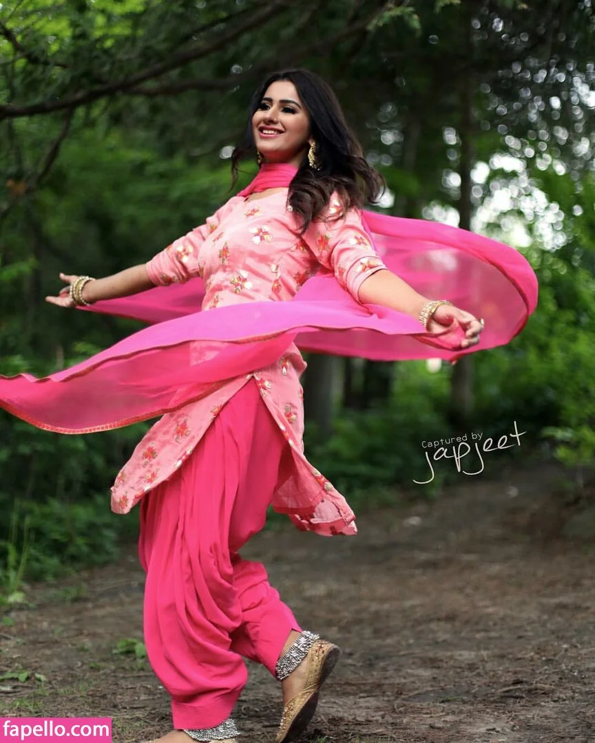 Meetii Kalher Onlyfans Photo Gallery 