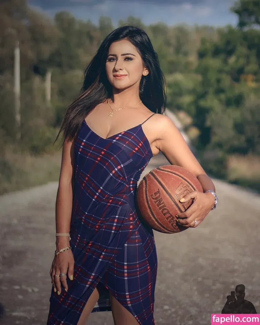 Meetii Kalher Onlyfans Photo Gallery 