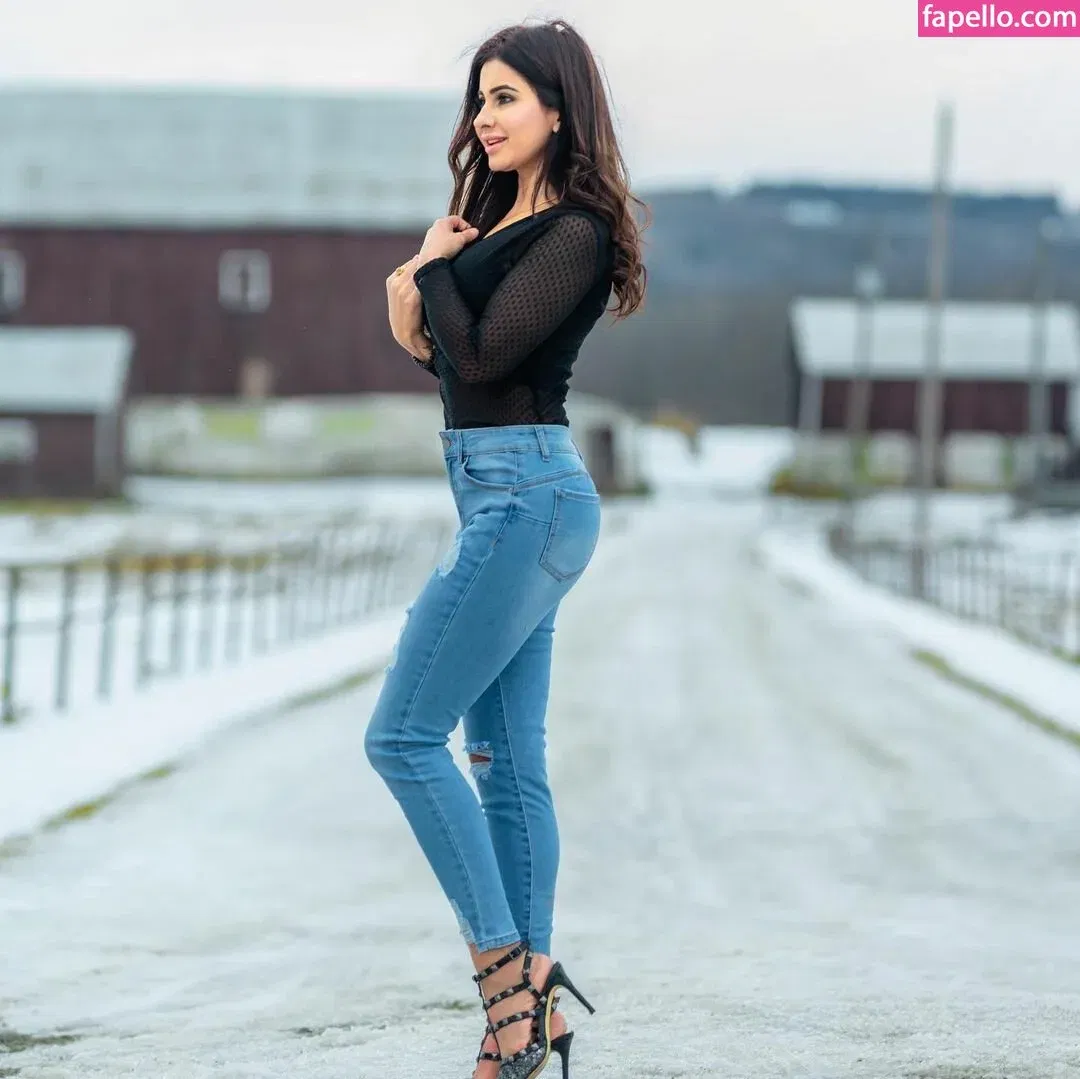 Meetii Kalher Onlyfans Photo Gallery 