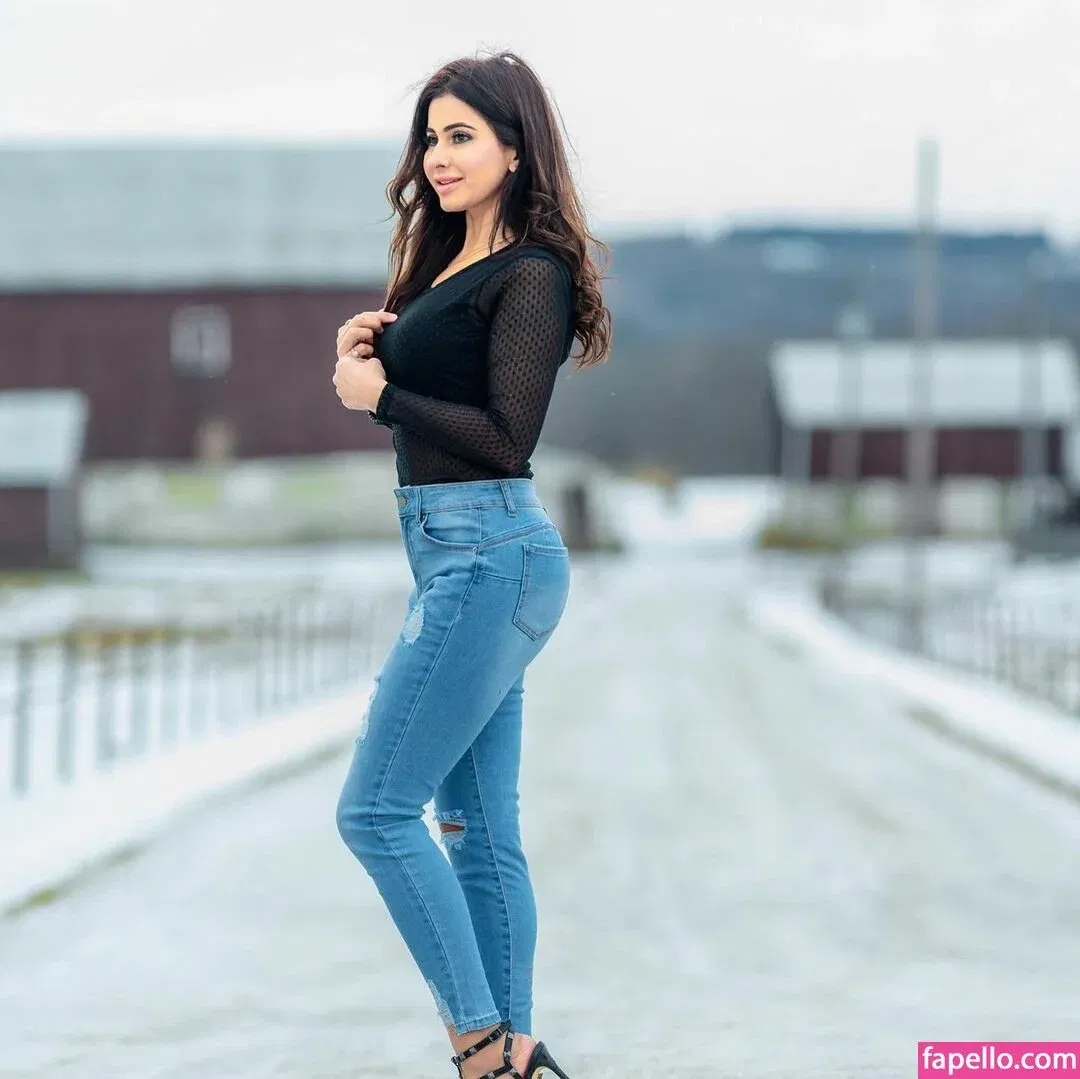 Meetii Kalher Onlyfans Photo Gallery 