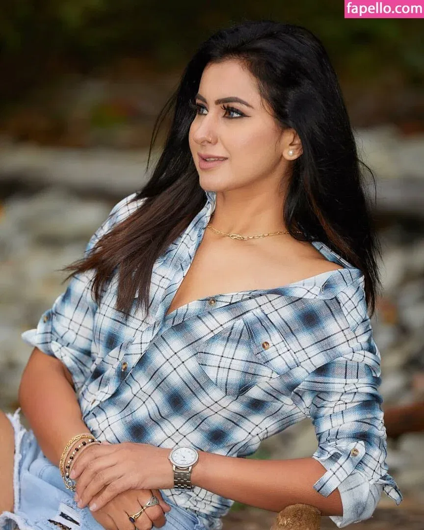 Meetii Kalher Onlyfans Photo Gallery 