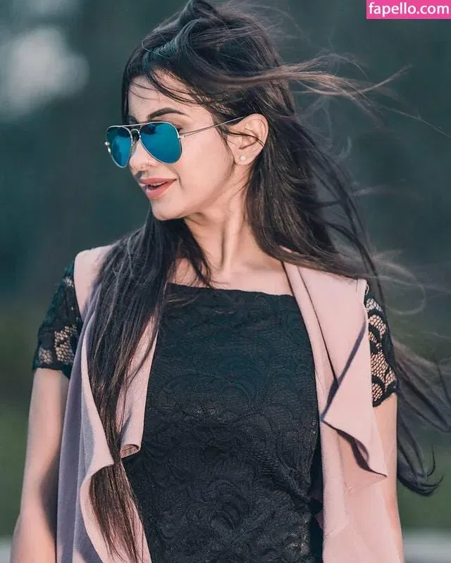 Meetii Kalher Onlyfans Photo Gallery 