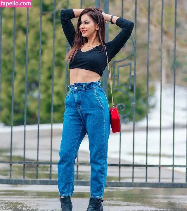 Meetii Kalher Onlyfans Photo Gallery 