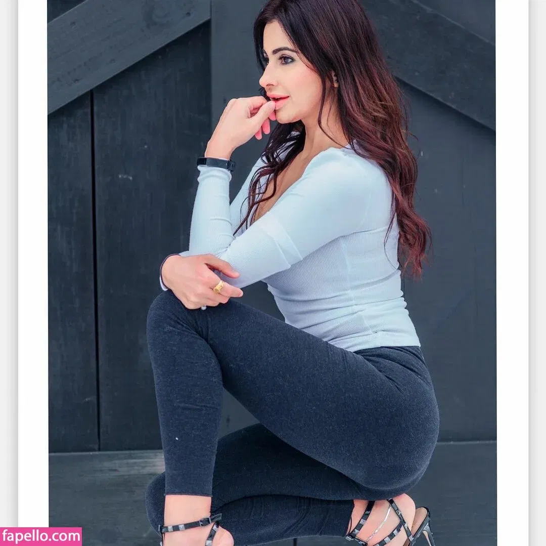 Meetii Kalher Onlyfans Photo Gallery 