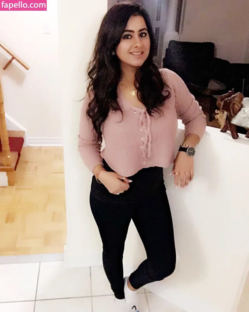 Meetii Kalher Onlyfans Photo Gallery 