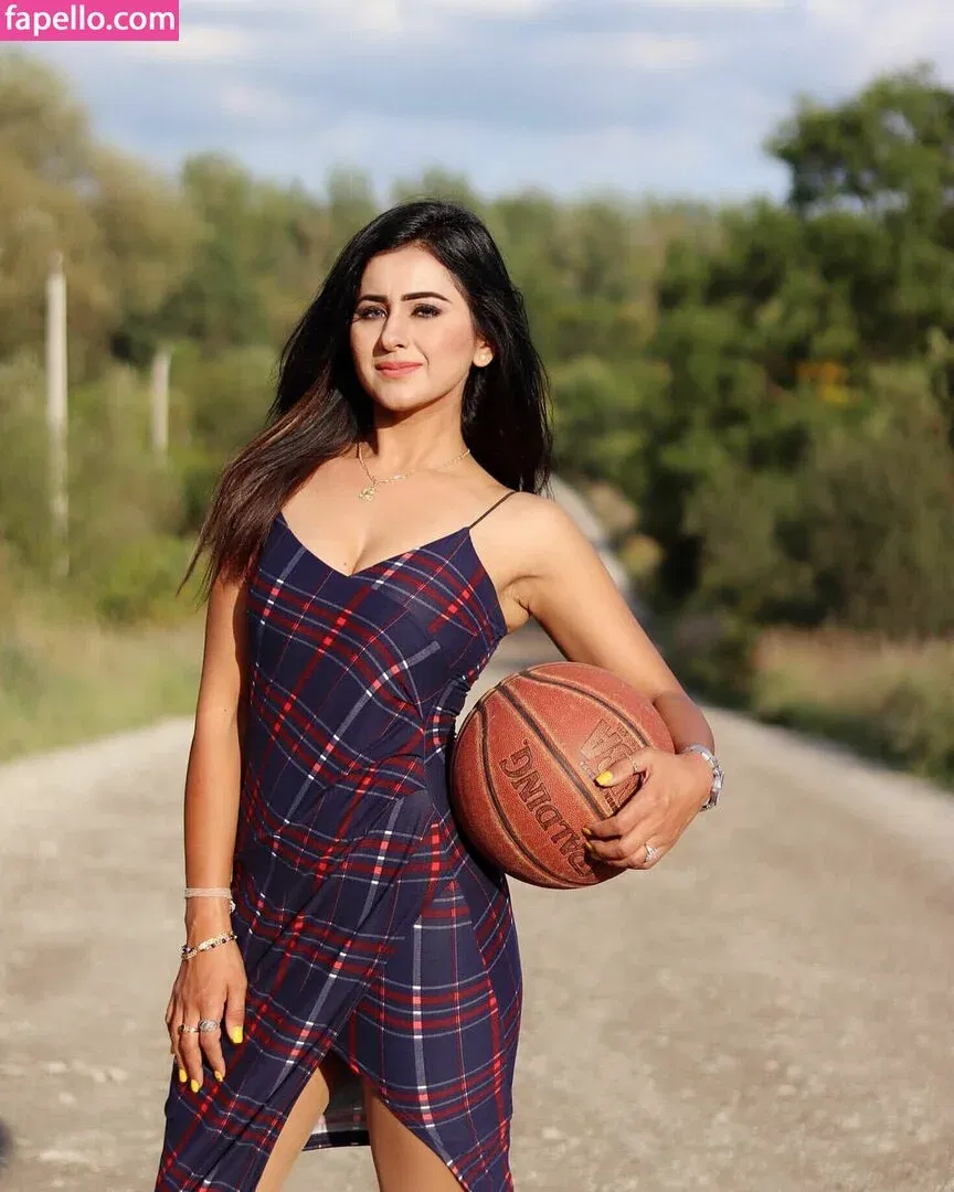 Meetii Kalher Onlyfans Photo Gallery 