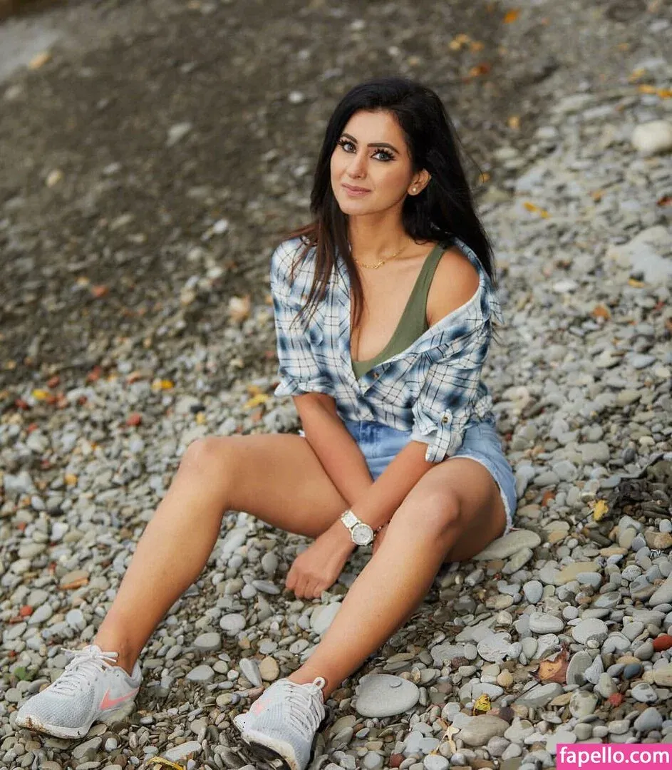 Meetii Kalher Onlyfans Photo Gallery 