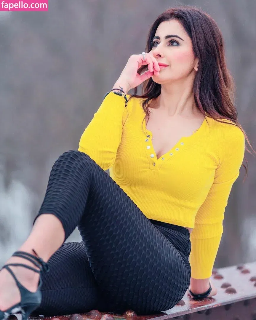 Meetii Kalher Onlyfans Photo Gallery 