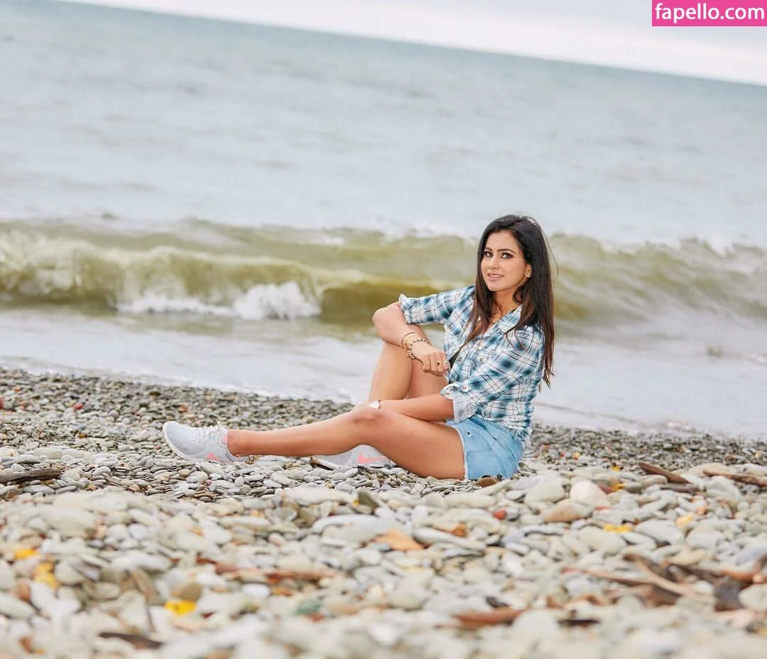 Meetii Kalher Onlyfans Photo Gallery 