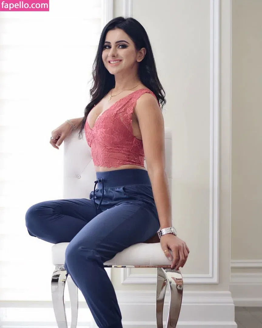 Meetii Kalher Onlyfans Photo Gallery 