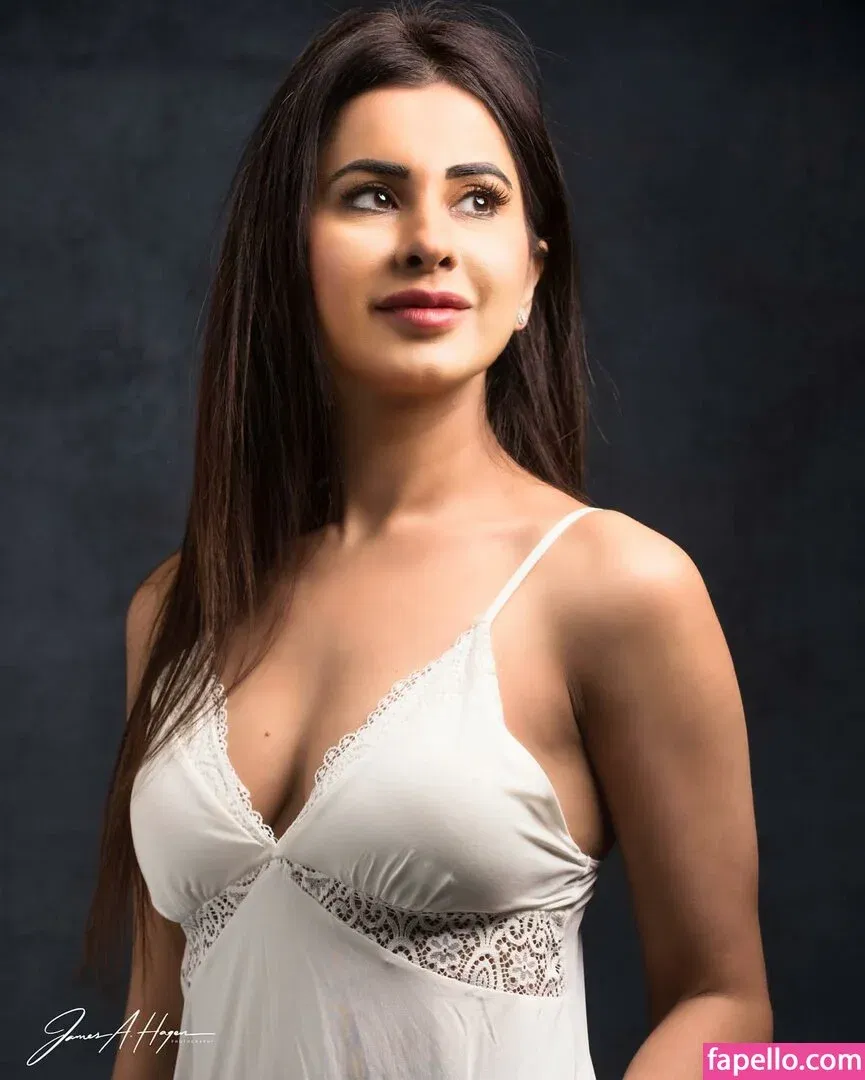 Meetii Kalher Onlyfans Photo Gallery 