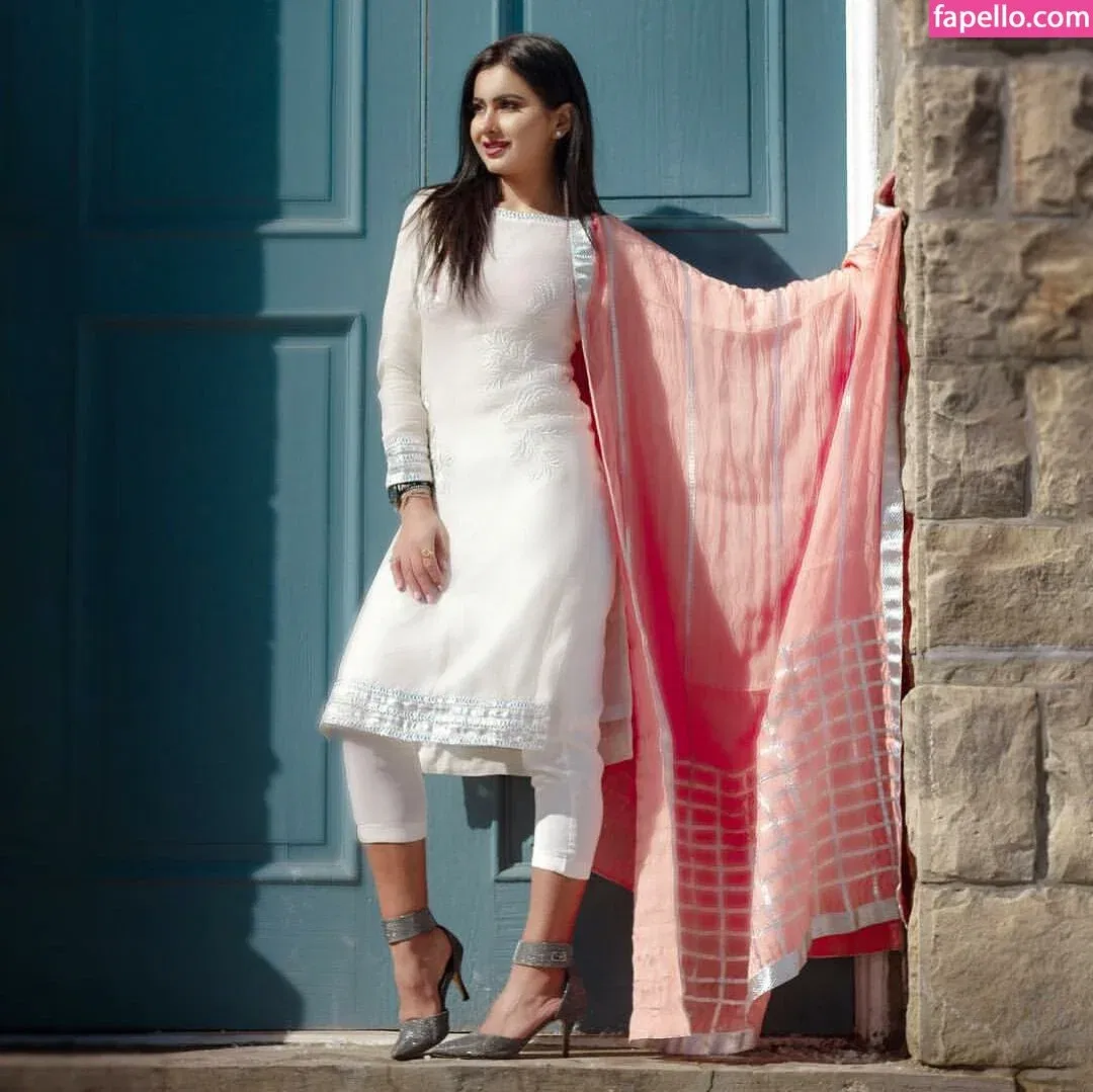 Meetii Kalher Onlyfans Photo Gallery 