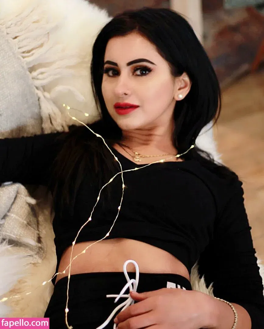 Meetii Kalher Onlyfans Photo Gallery 