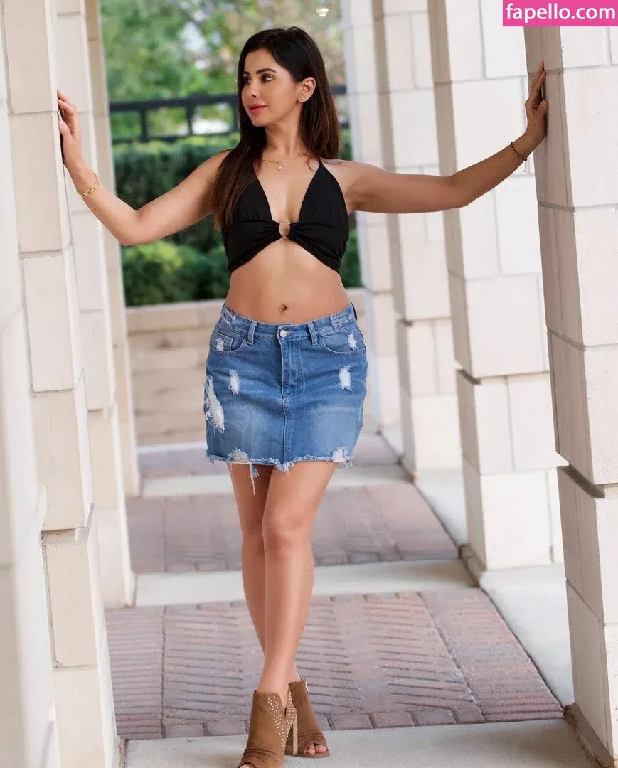 Meetii Kalher Onlyfans Photo Gallery 