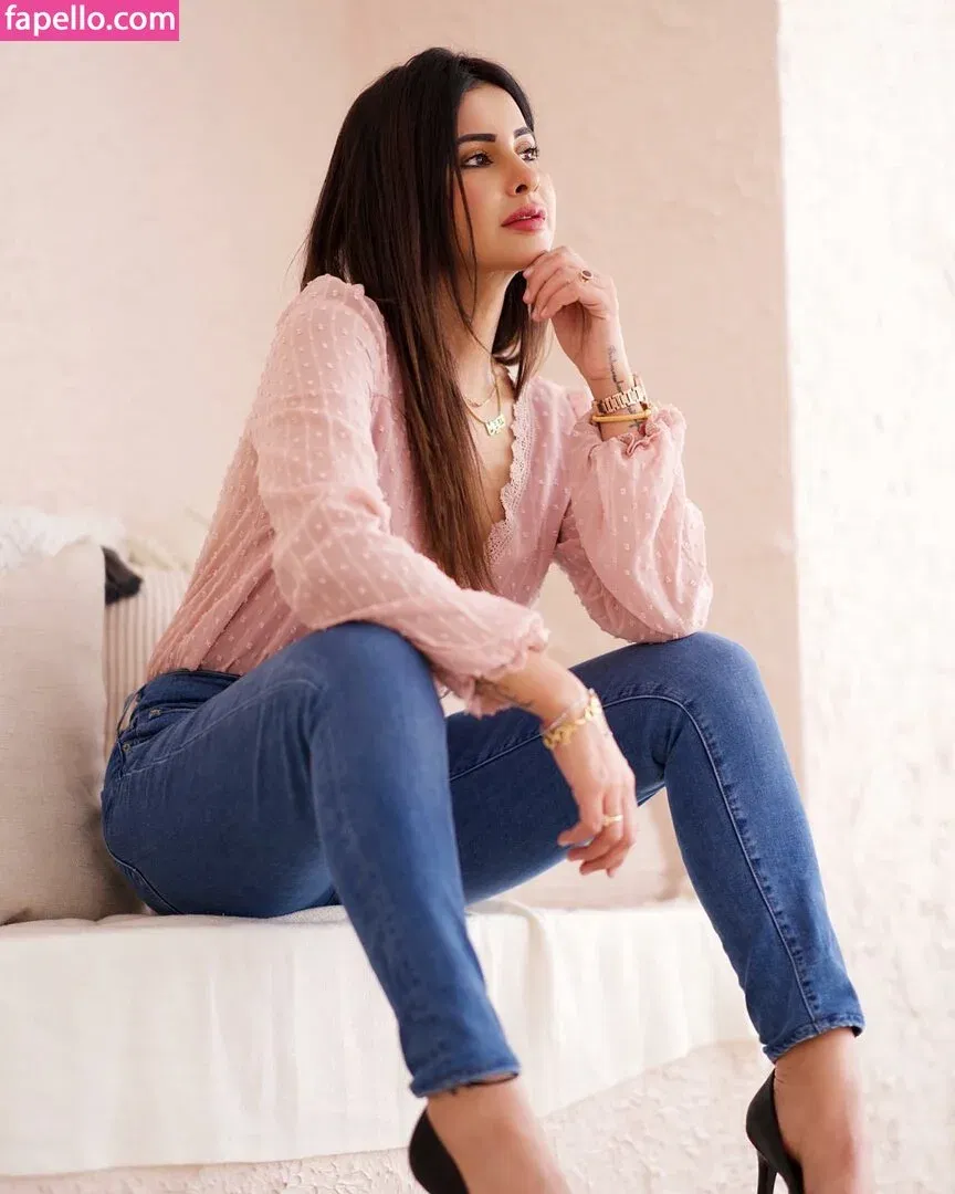 Meetii Kalher Onlyfans Photo Gallery 