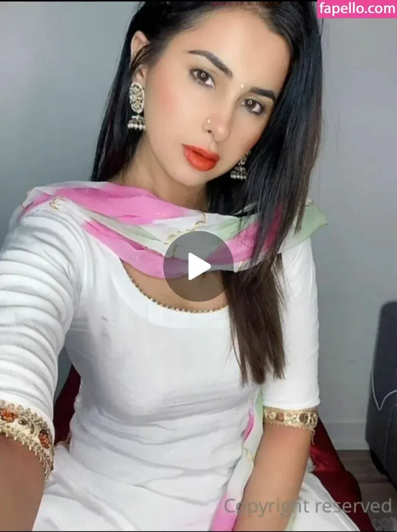 Meetii Kalher Onlyfans Photo Gallery 